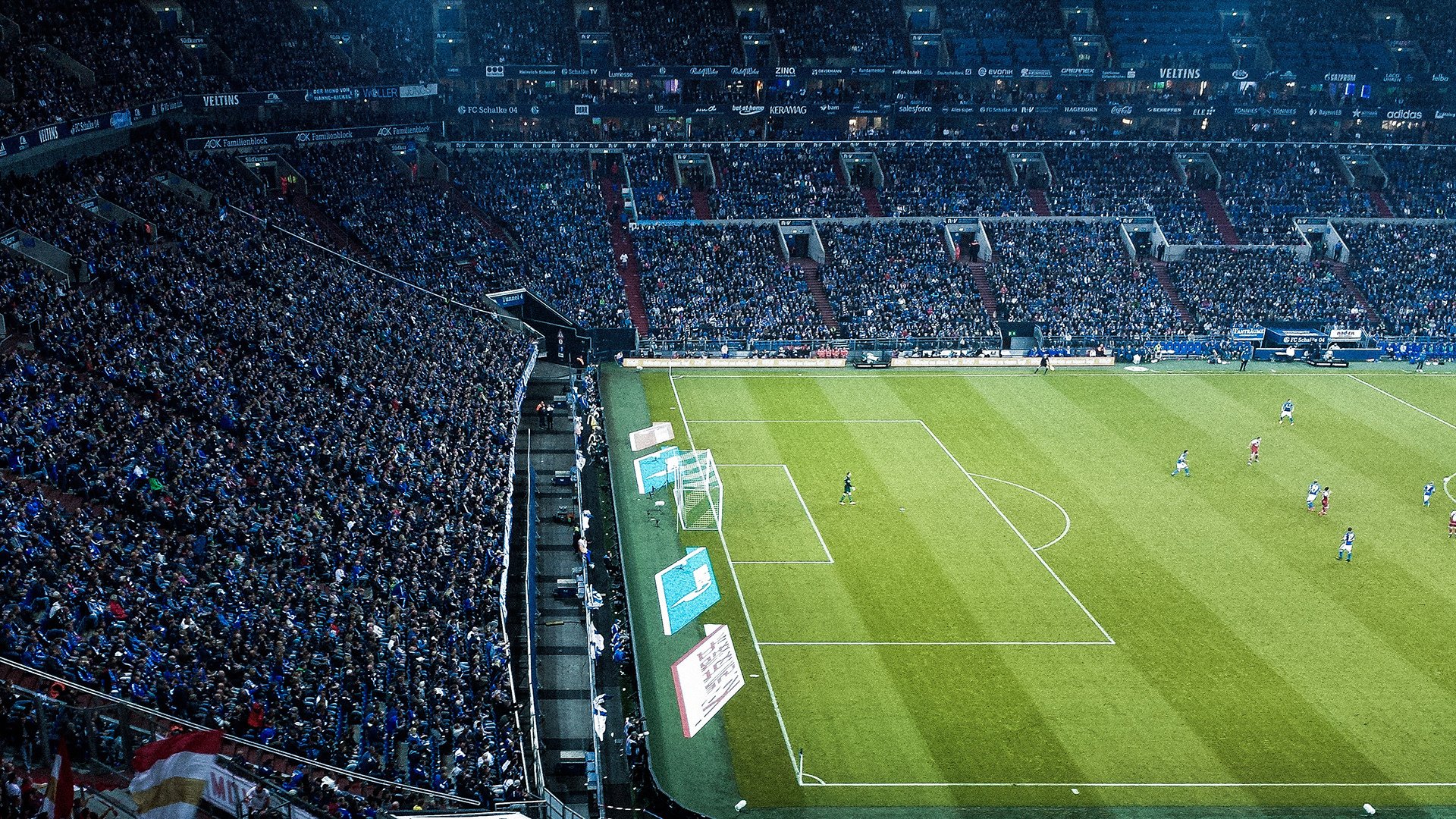 “尼古拉斯·桑特基的强势进攻与精准控制，带领阿根廷美洲狮队走向全球舞台”