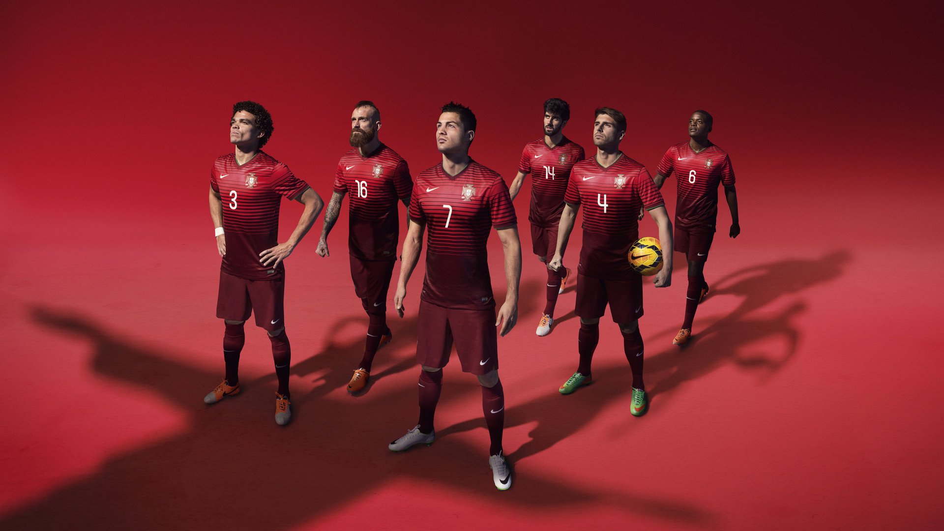 青年国家队球员分享训练日常传递热爱与坚持的力量，国家青年队教练